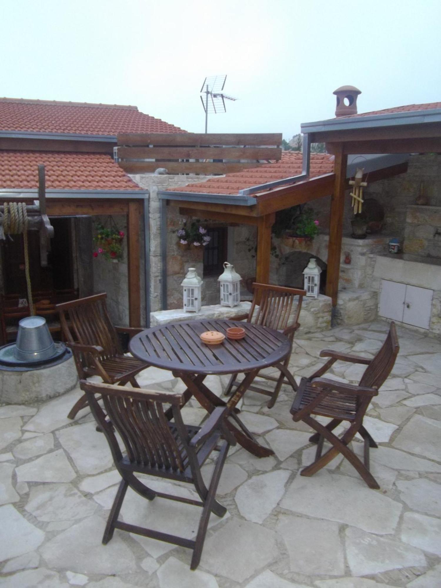 Xenios Cottages Lofou Værelse billede