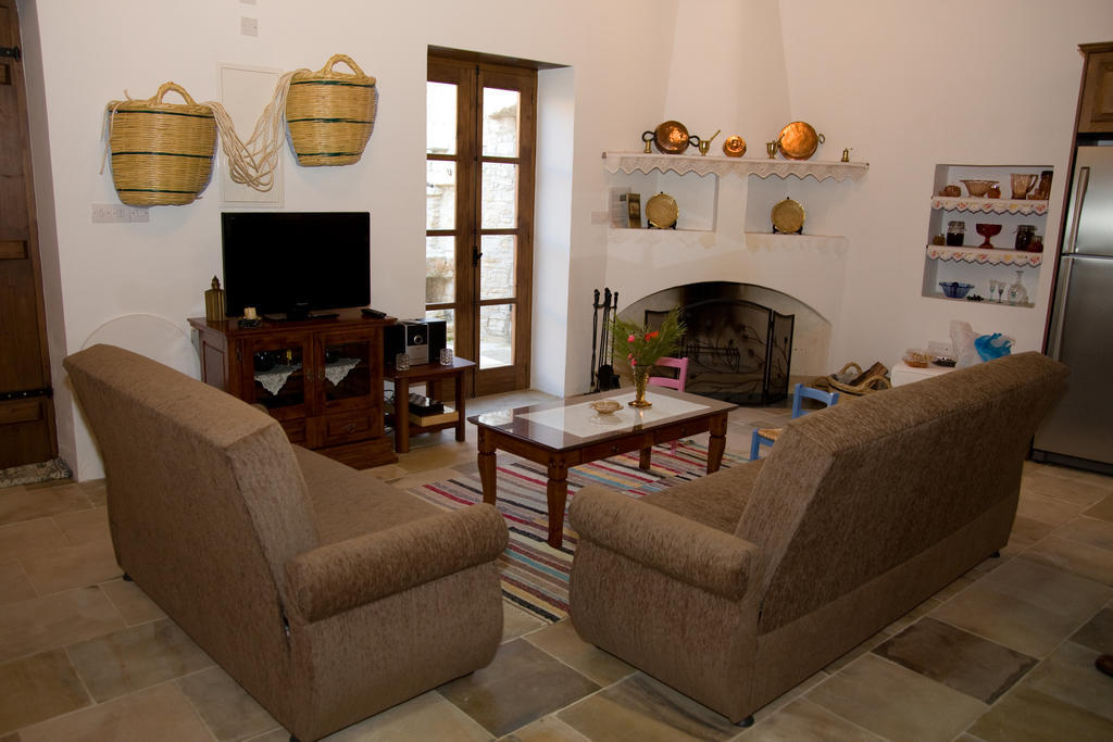 Xenios Cottages Lofou Værelse billede